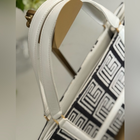 Balmain Signature B Black and White Handbag RARE Style - Picture 3 of 15